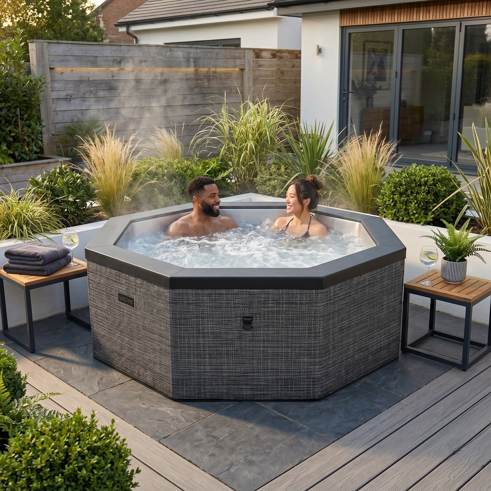 Como | 6-Person Eco Foam Hot Tub | Built-In Integrated Heater