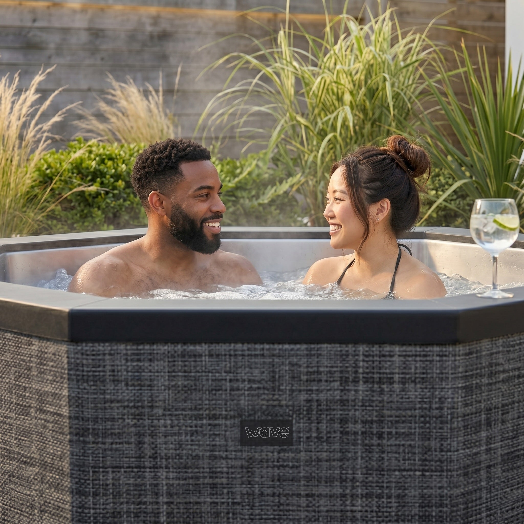 Como | 6-Person Eco Foam Hot Tub | Built-In Integrated Heater